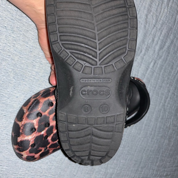 Crocs Classic Unisex Shoes Animal Print Clogs, Slip On M8 W 10 - Picture 5 of 8